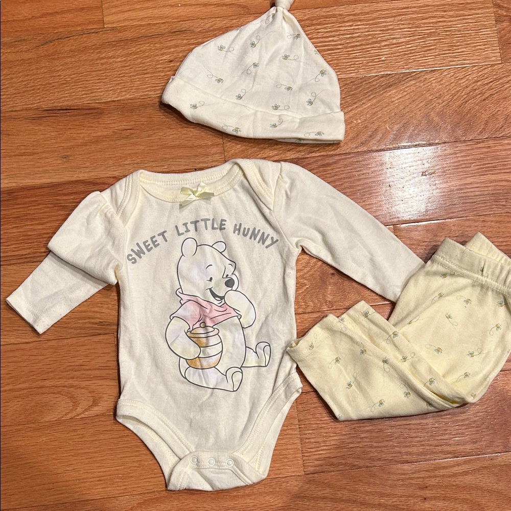 Disney Cream Bodysuit Set with Pooh Design
